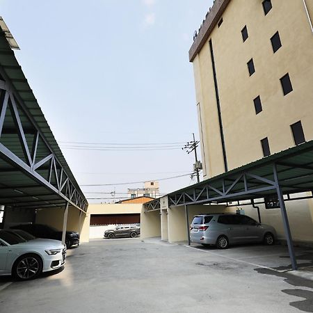 Mari Hotel Cshungdzsu Kültér fotó