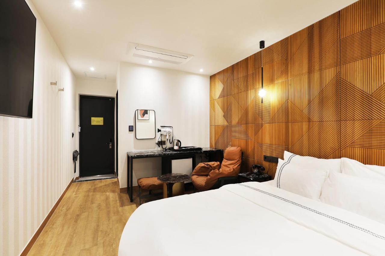 Mari Hotel Cshungdzsu Kültér fotó