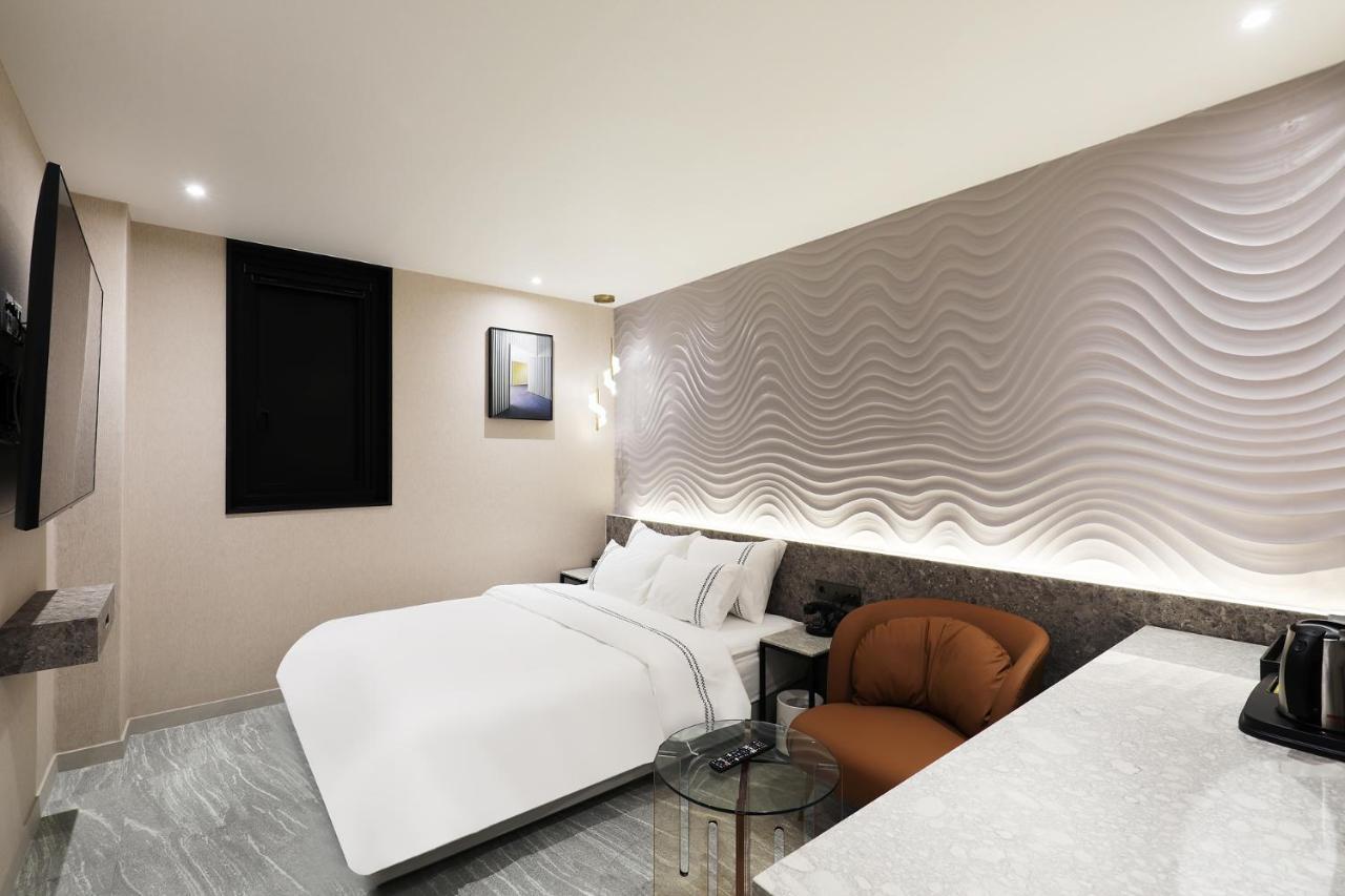 Mari Hotel Cshungdzsu Kültér fotó
