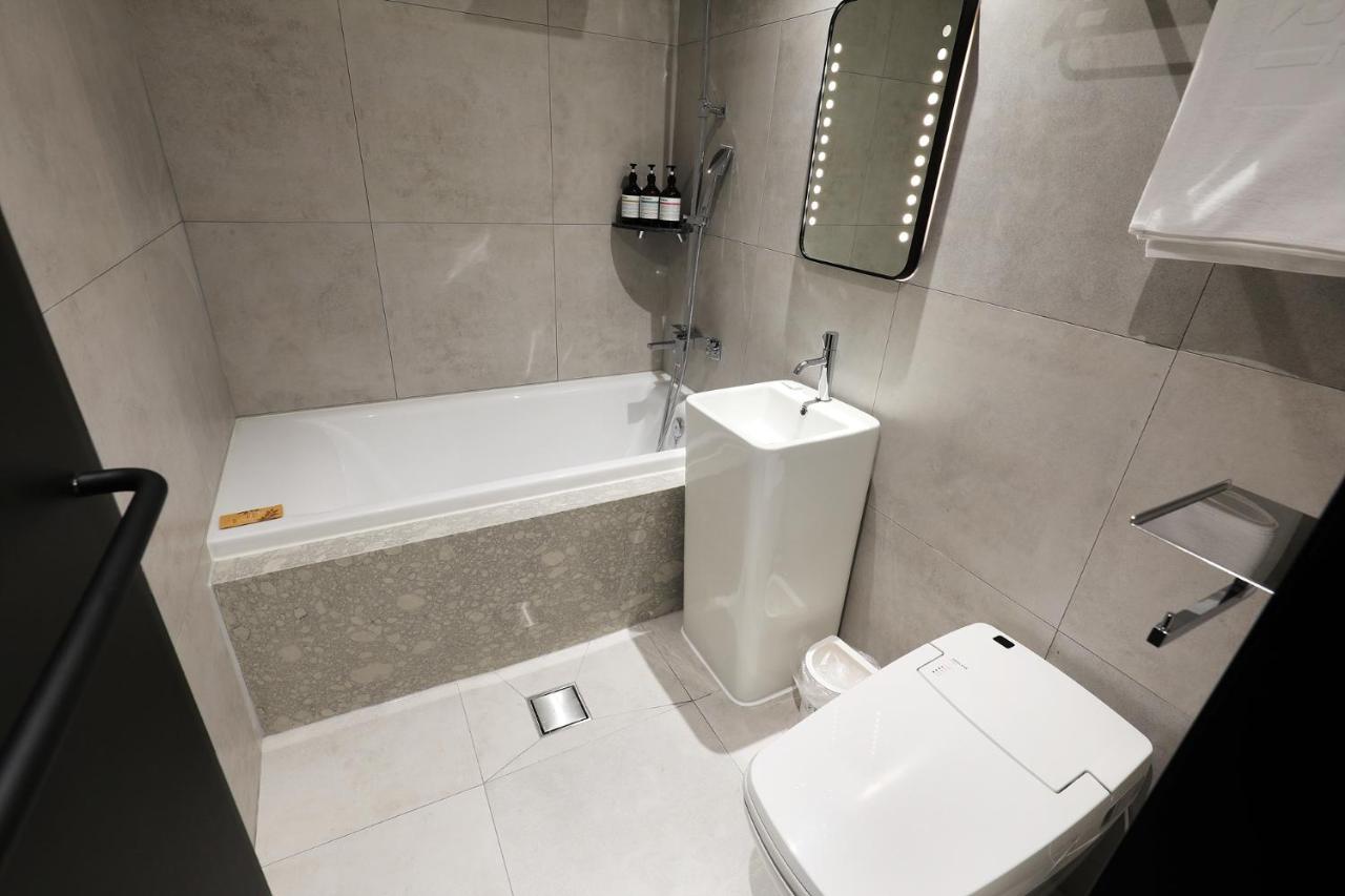 Mari Hotel Cshungdzsu Kültér fotó
