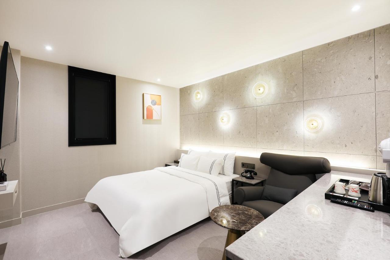 Mari Hotel Cshungdzsu Kültér fotó