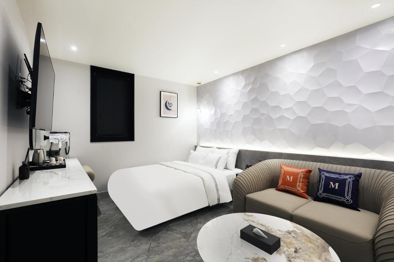 Mari Hotel Cshungdzsu Kültér fotó