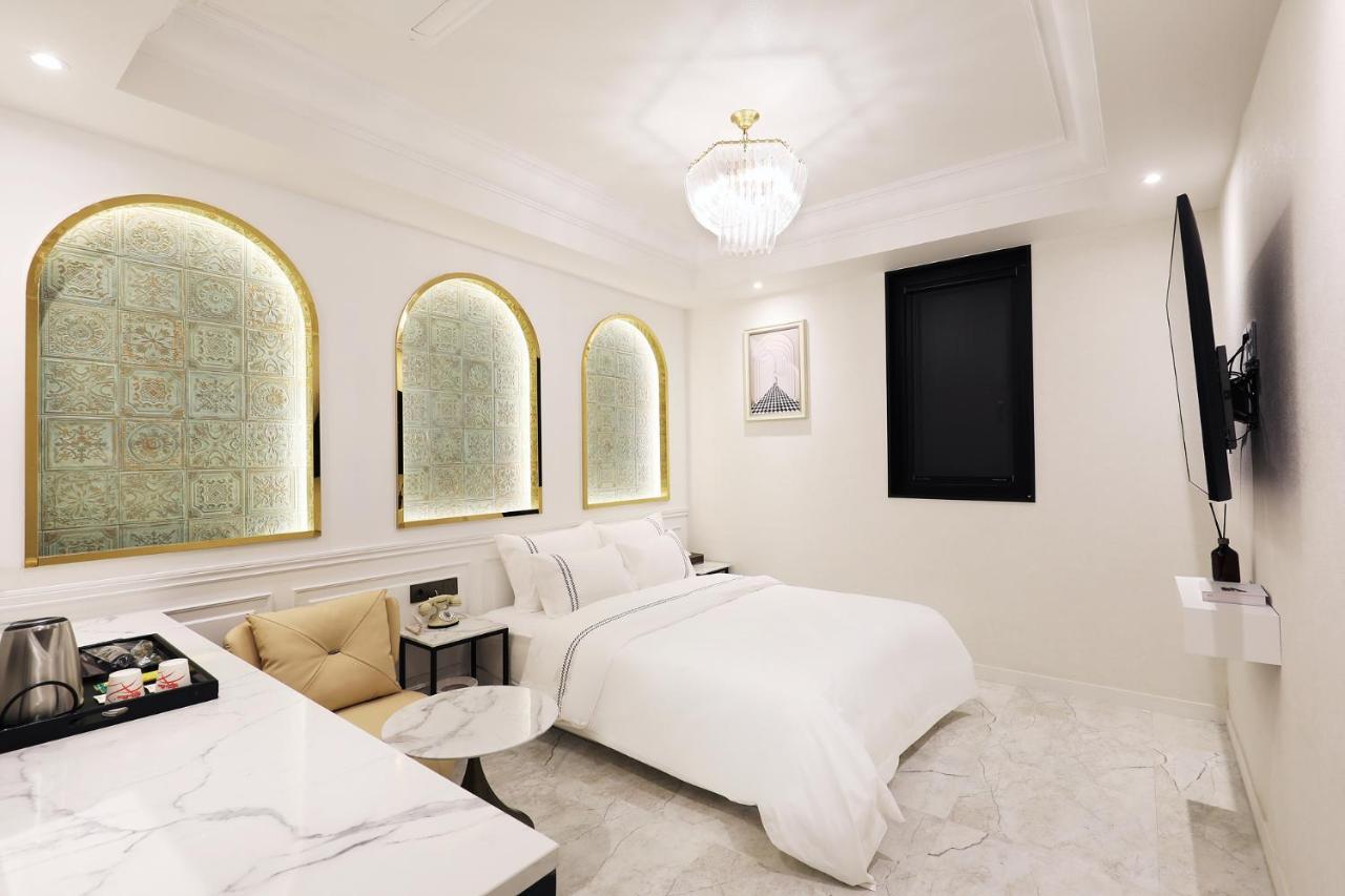 Mari Hotel Cshungdzsu Kültér fotó
